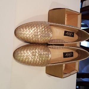 Women's shoes